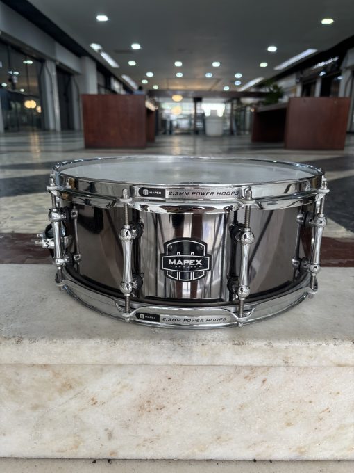 Caixa Mapex 14 x 5,5” Armory Tomahawk Casco em Black Chrome e Aros Powerhoop (Seminova)