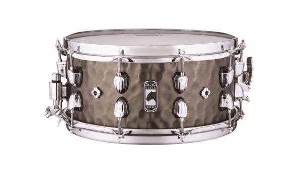 Caixa Mapex 14x6,5 Black Panther Persuader Series Hammered Black Brass Casco em Latão Martelado e 10 Afinações