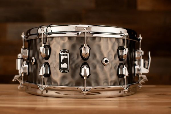 caixa-mapex-14x65-black-panther-persuader-series-hammered-black-brass-casco-em-latao-martelado-e-10-afinacoes4