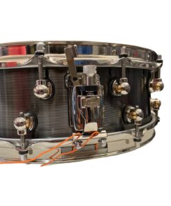 caixa-pearl-14x5-signature-dennis-chambers-casco-em-aluminio-black-nickel-e-12-afinacoes-seminova2